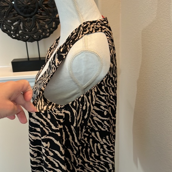 5/48 Blouse. Open at shoulders - Picture 3 of 4